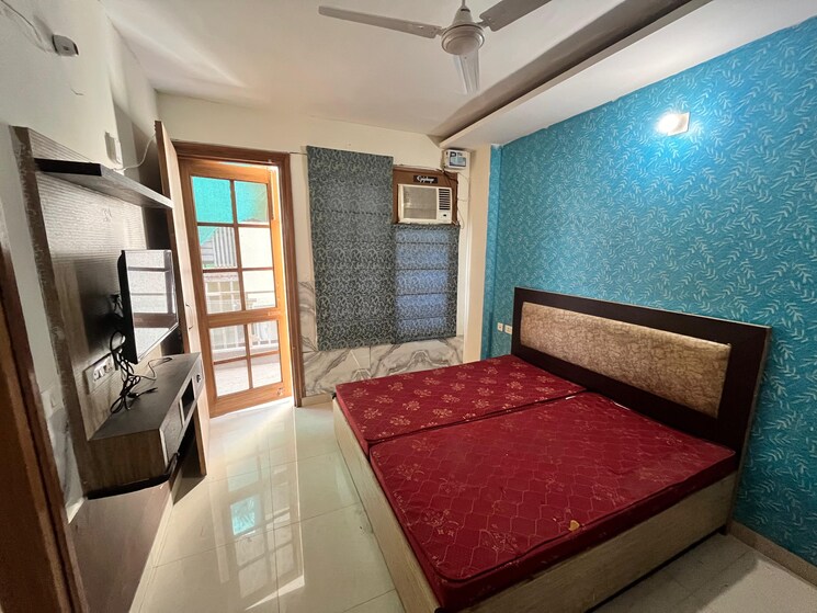 Bedroom, sector 43 1 Bedroom 600 Sq.Ft. Builder Floor In Sector 43 Gurgaon 9182685