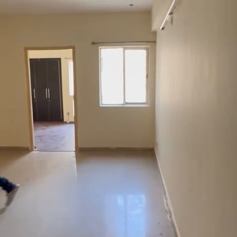 Room, paras-seasons 2 Bedroom 830 Sq.Ft. Apartment In Sector 168 Noida 9182677