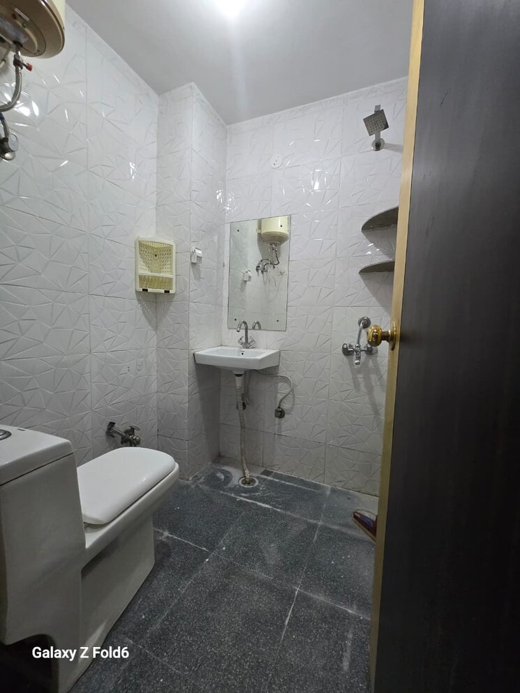 Bathroom, chattarpur 1 Bedroom 470 Sq.Ft. Builder Floor In Chattarpur Delhi 9182739