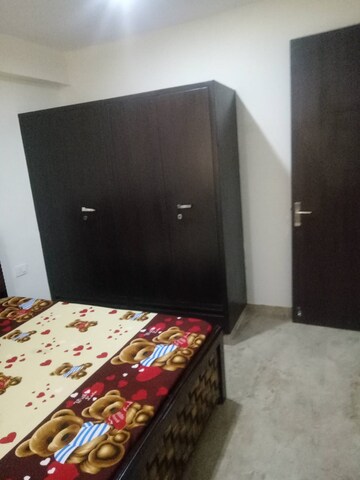 Bedroom in 1 BHK Builder Floor at Sector 43 – for Rent