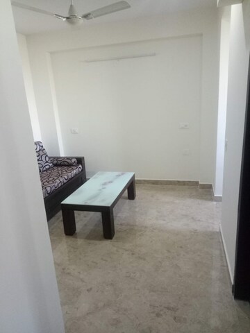 Team Area in 1 BHK Builder Floor at Sector 43 – for Rent