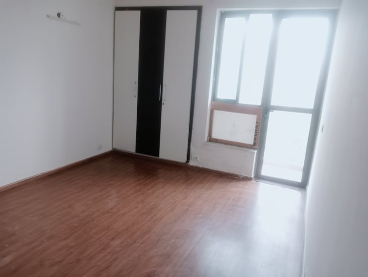 Room, unitech-uniworld-gardens-2 3 Bedroom 1355 Sq.Ft. Apartment In Sector 47 Gurgaon 9182720