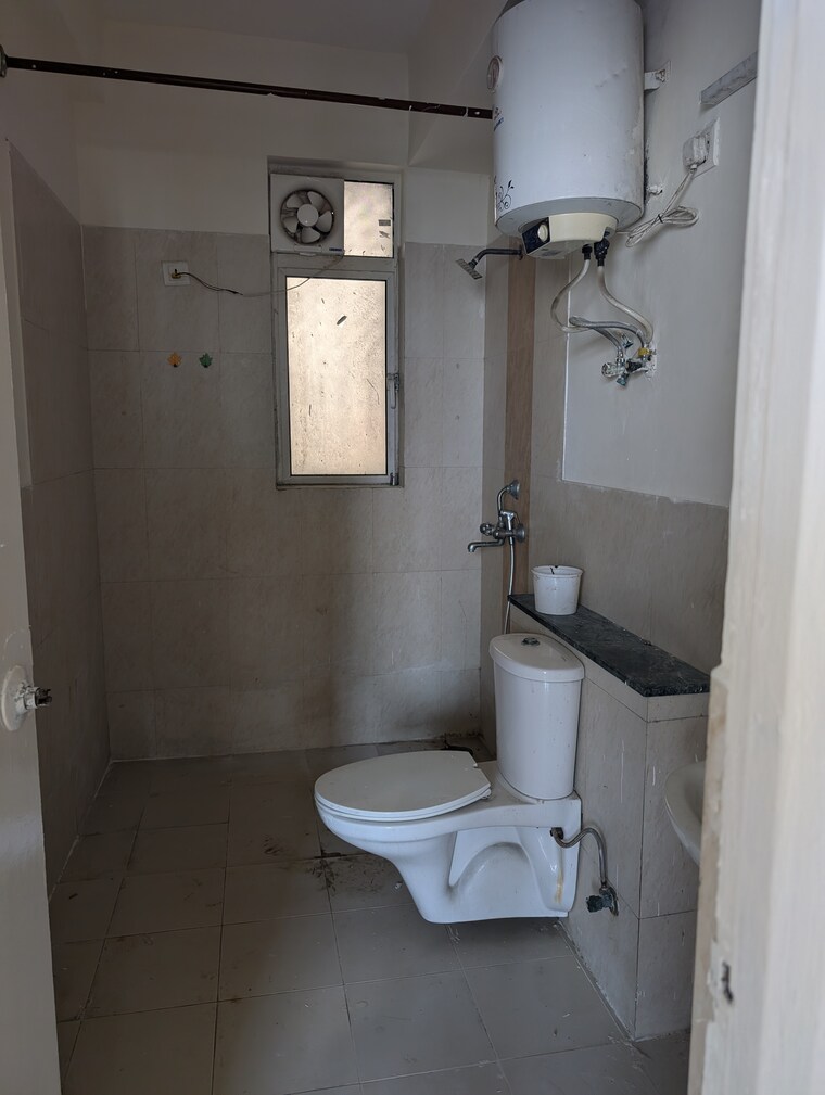 Bathroom, jaypee-green-wish-town-klassic 3 Bedroom 1570 Sq.Ft. Apartment In Sector 134 Noida 9182760
