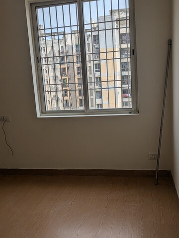 Room in 3 BHK Apartment at Jaypee Green Wish town Klassic, Sector 134 – for Sale