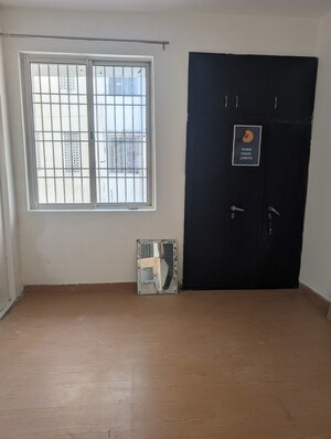 Room in 3 BHK Apartment at Jaypee Green Wish town Klassic, Sector 134 – for Sale