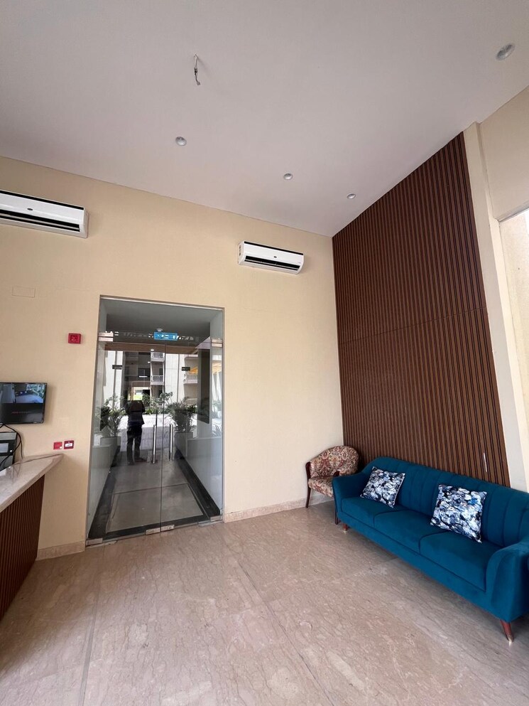 Living Room, silverglades-the-melia 2.5 Bedroom 1465 Sq.Ft. Apartment In Sohna Sector 35 Gurgaon 9182721