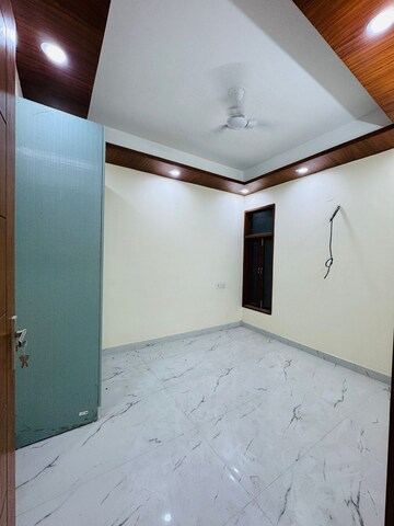 Room in 3 BHK Builder Floor at Saket – for Rent