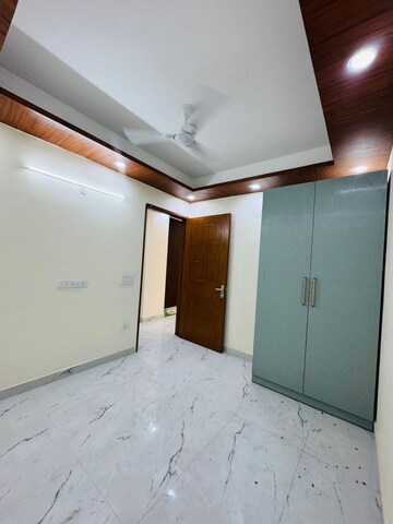 Room in 3 BHK Builder Floor at Saket – for Rent