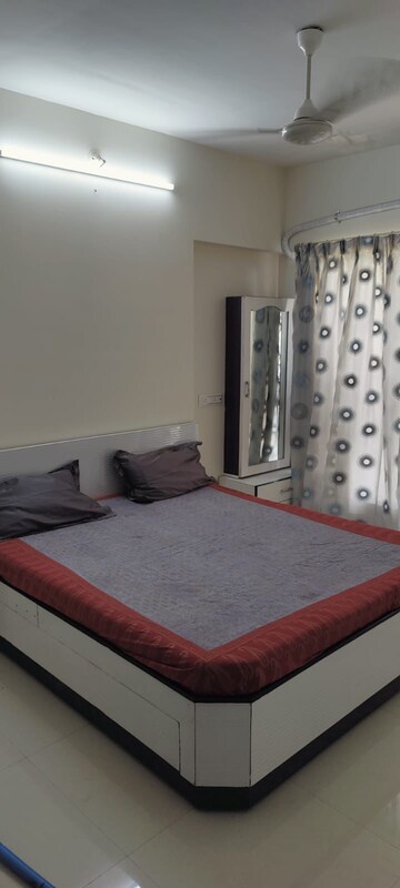 Bedroom in 2 BHK Apartment at Bini Winspace Amelio, Andheri West – for Rent