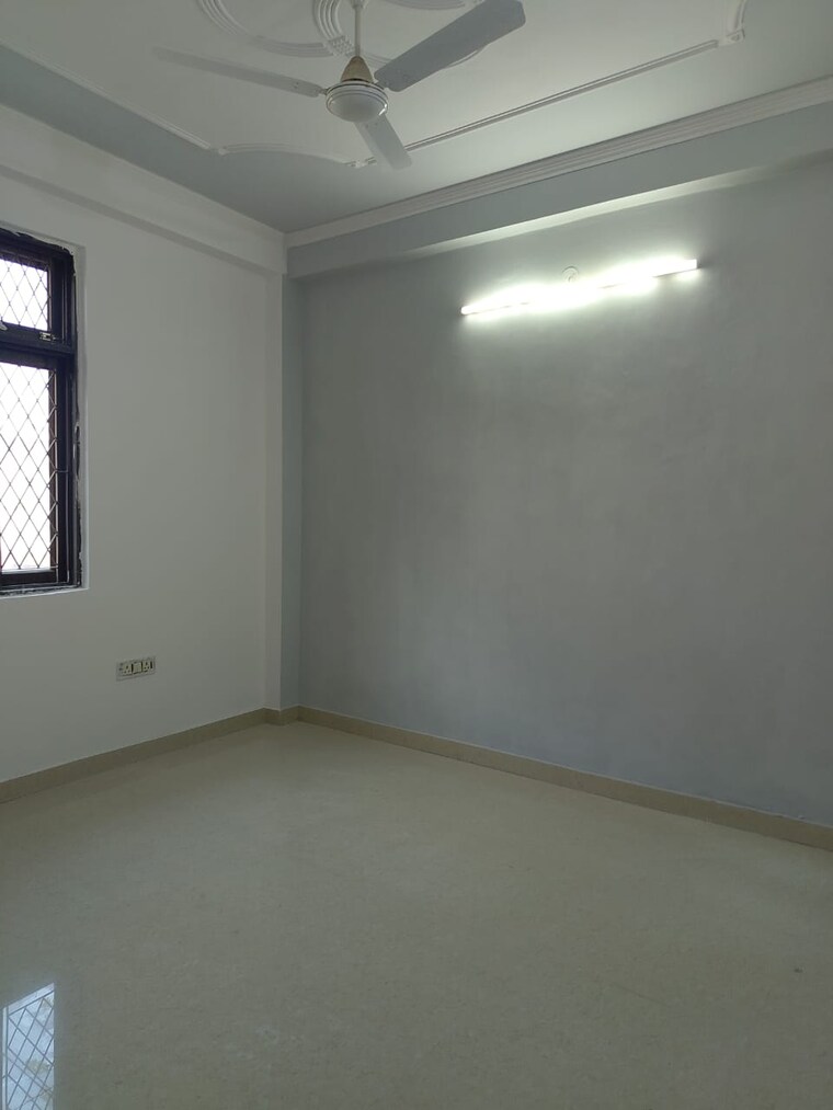 Room, freedom fighters enclave 2 Bedroom 450 Sq.Ft. Builder Floor In Freedom Fighters Enclave Delhi 9182783