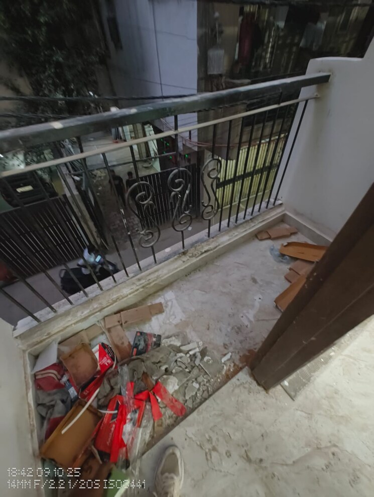 Balcony, freedom fighters enclave 2 Bedroom 450 Sq.Ft. Builder Floor In Freedom Fighters Enclave Delhi 9182783