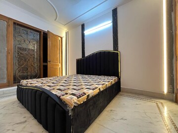 Bedroom in 4 BHK Apartment at Chattarpur – for Rent