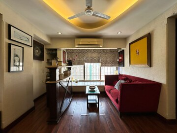 Living Room in 4 BHK Apartment at Silver Arch Eden woods, Andheri West – for Sale