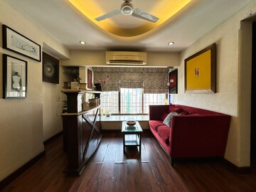 Living Room in 4 BHK Apartment at Silver Arch Eden woods, Andheri West – for Sale