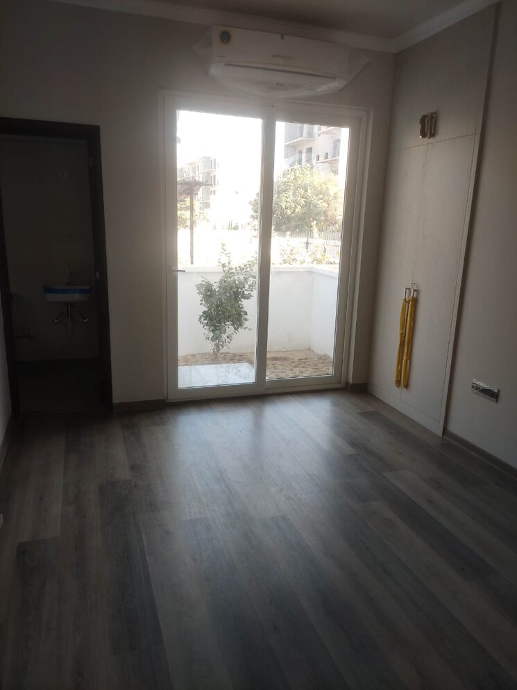 Room, central-park-lake-front-towers 3 Bedroom 1789 Sq.Ft. Apartment In Sohna Sector 33 Gurgaon 9182903