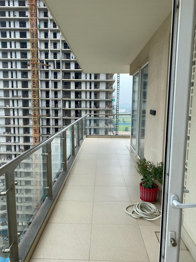 Balcony, mahindra-luminare 3 Bedroom 2985 Sq.Ft. Apartment In Sector 59 Gurgaon 9182909