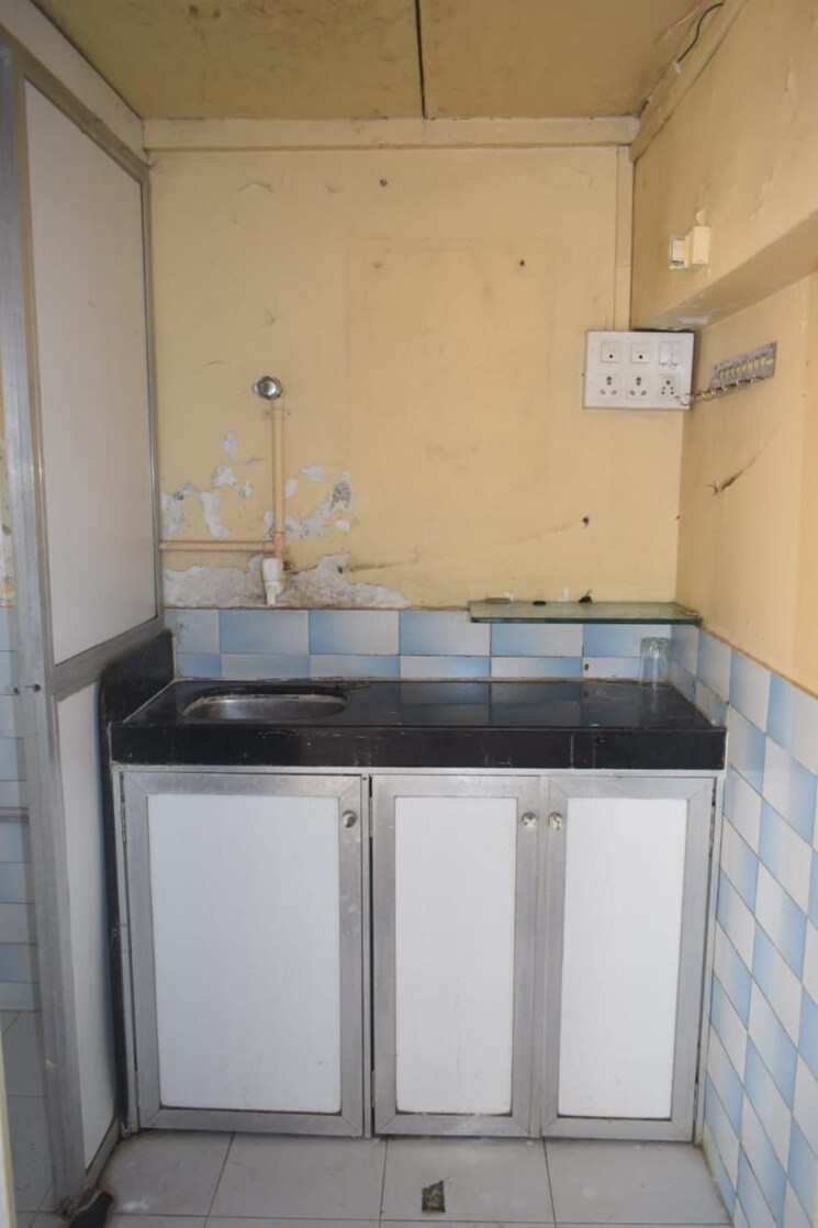 Kitchen, jogani-industrial-complex Commercial Office Space 483 Sq.Ft. In Sion Mumbai 9182800