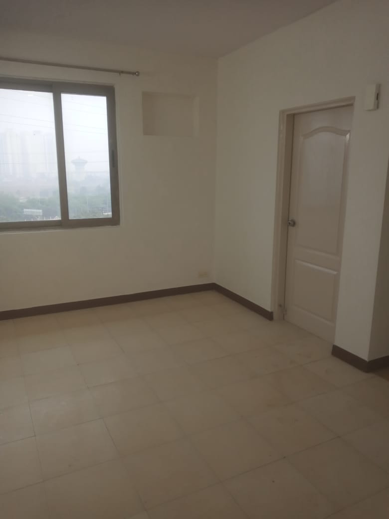 3 BHK + Extra Room Apartment For Rent in Assotech Springfields