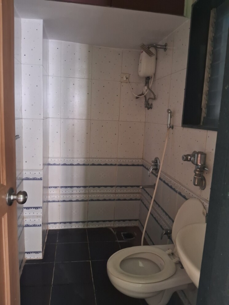 Bathroom, dosti-lotus 2 Bedroom 600 Sq.Ft. Apartment In Wadala Mumbai 9182944