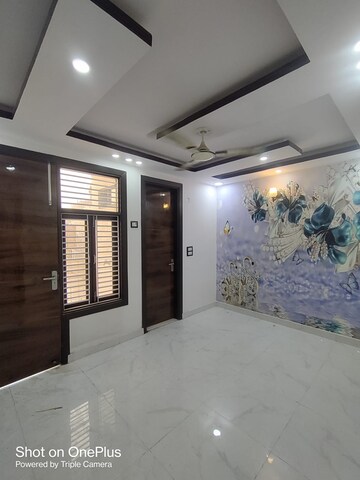 Bedroom in 2 BHK Builder Floor at Dwarka Mor – for Rent