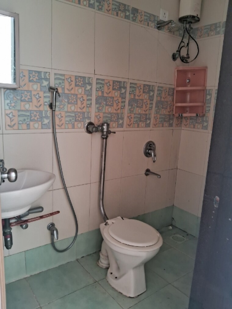 Bathroom, dosti-lotus 2 Bedroom 580 Sq.Ft. Apartment In Wadala Mumbai 9183010