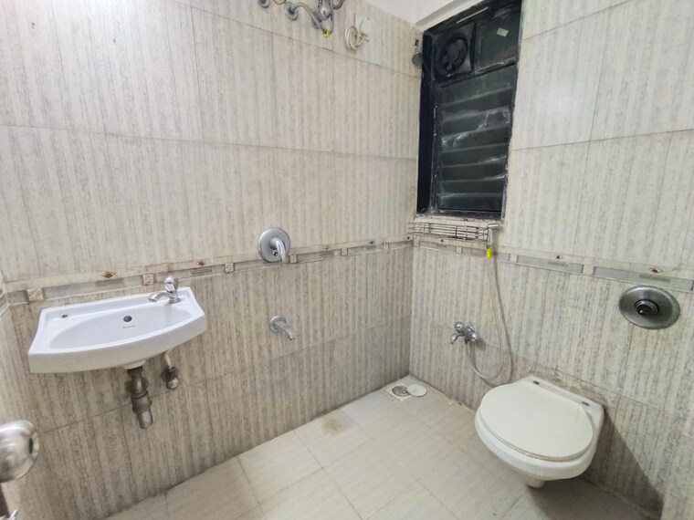 Bathroom, radhika-residency-tilak-nagar 2 Bedroom 936 Sq.Ft. Apartment In Tilak Nagar Mumbai 9182972