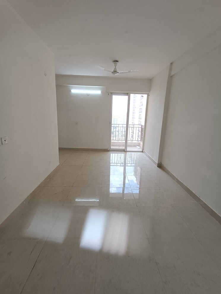 Room, signature-global-prime 2 Bedroom 834 Sq.Ft. Apartment In Sector 63a Gurgaon 9183012