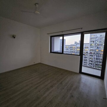 Room in 4 BHK Apartment at Ireo Skyon, Sector 60 – for Rent