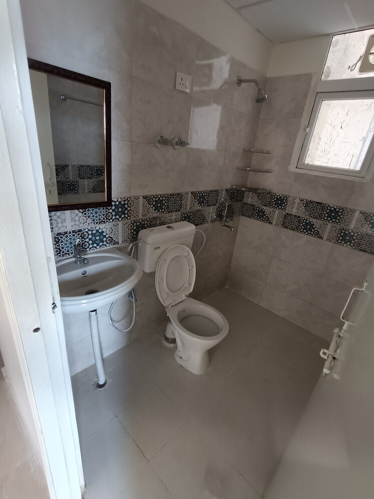 Bathroom, signature-global-prime 2 Bedroom 834 Sq.Ft. Apartment In Sector 63a Gurgaon 9183047