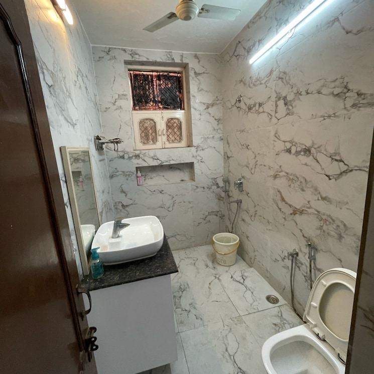 Bathroom, sector 21d 4 Bedroom 500 Sq.Yd. Independent House In Sector 21d Faridabad 9183038