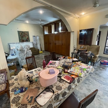 Living Room in 4 BHK Independent House at Sector 21d – for Rent