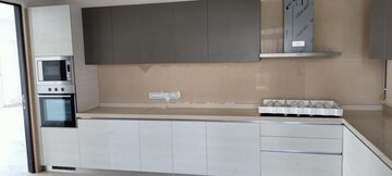 Furnished Amenities in 2 BHK Apartment at Kalpataru Radiance, Goregaon West – for Rent