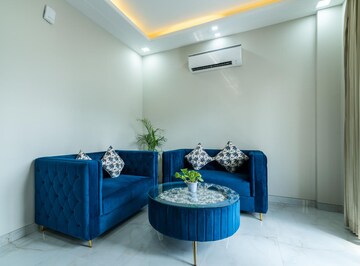 Living Room in 1 BHK Builder Floor at Ansal Sushant Floors, Sushant Lok ii – for Rent