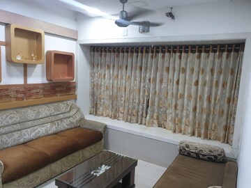 Furnished Amenities in 2 BHK Apartment at Amit Estate, Andheri West – for Rent