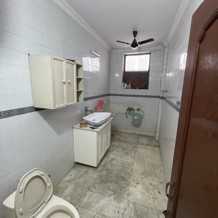 Bathroom, sector 21d 4 Bedroom 500 Sq.Yd. Independent House In Sector 21d Faridabad 9183088