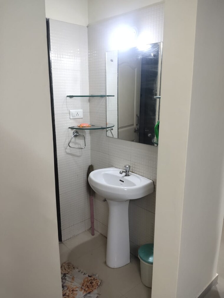 Bathroom, nisarg-hardik-phase-i 1 Bedroom 450 Sq.Ft. Apartment In Rahatani Pune 9183096