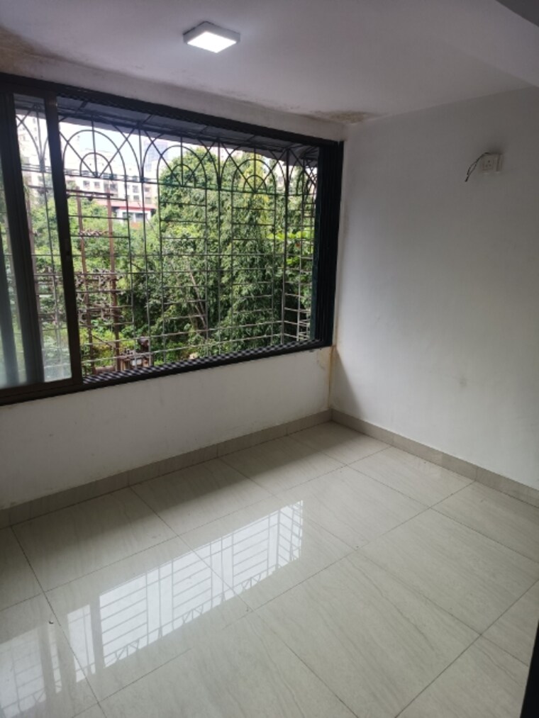 Room, tulshidham-complex 1.5 Bedroom 600 Sq.Ft. Apartment In Thane West Thane 9183133