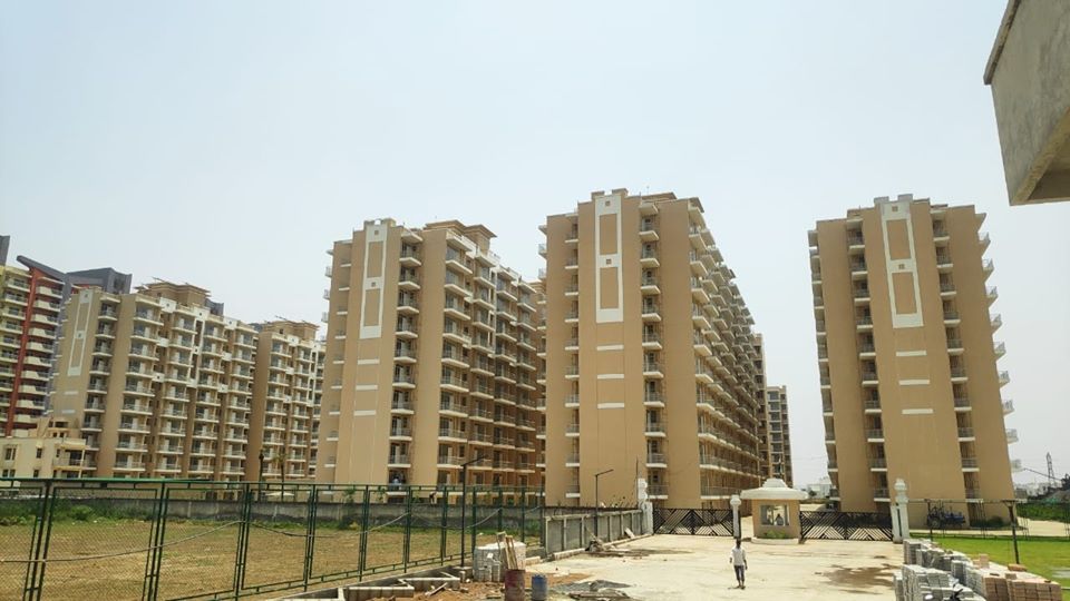 2 BHK Apartment For Sale in Breez Global Heights