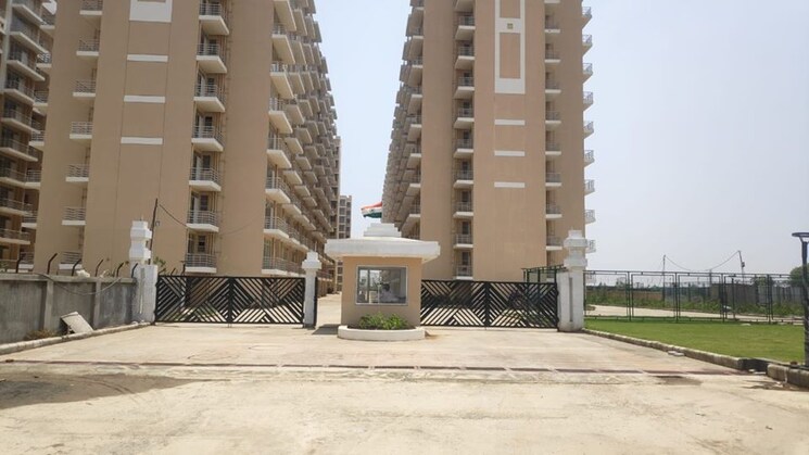 Exterior View, breez-global-heights 2 Bedroom 623 Sq.Ft. Apartment In Sohna Sector 33 Gurgaon 9183125