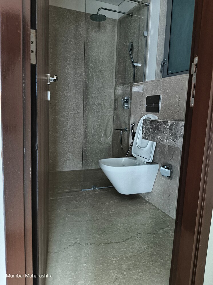 Bathroom, runwal-nirvana 2 Bedroom 758 Sq.Ft. Apartment In Parel Mumbai 9183134