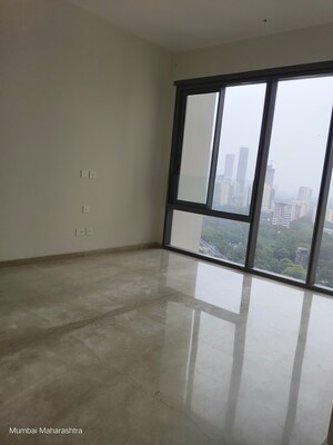 Room in 2 BHK Apartment at Piramal Mahalaxmi, Mahalaxmi – for Rent