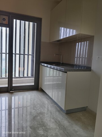 Room in 2 BHK Apartment at Piramal Mahalaxmi, Mahalaxmi – for Rent