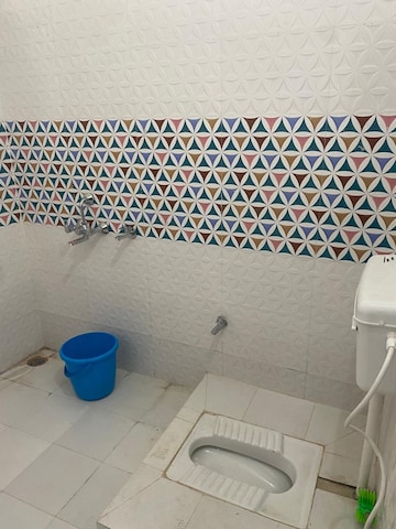 Master Bedroom in 2 BHK Independent House at Gomti Nagar – for Rent