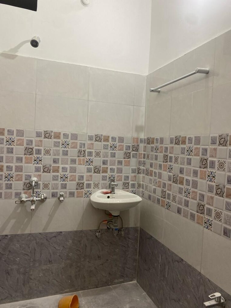 Bathroom, gomti nagar 2 Bedroom 1250 Sq.Ft. Independent House In Gomti Nagar Lucknow 9183155