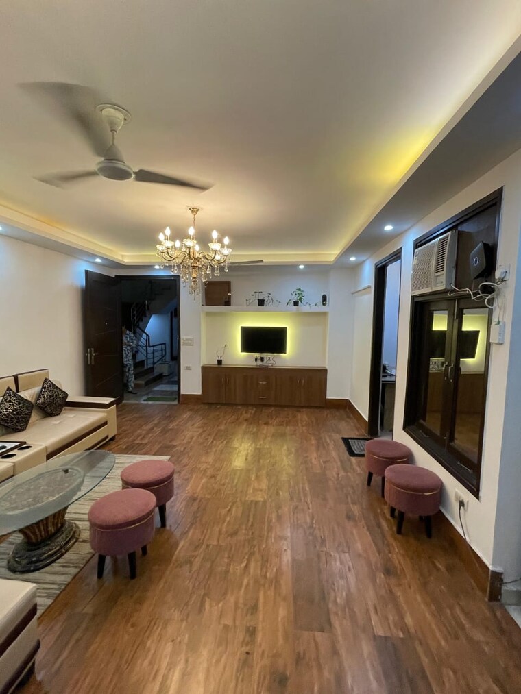 Living Room, saket 3 Bedroom 1500 Sq.Ft. Builder Floor In Saket Delhi 9183165