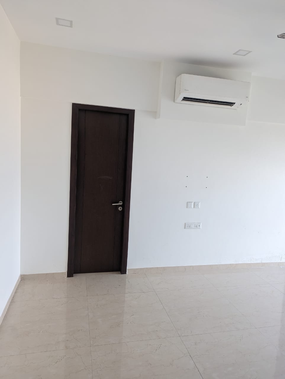 2 BHK 850 Sq.Ft. Apartment in Lodha Venezia