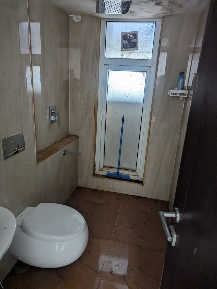 Bathroom, lodha-venezia 2 Bedroom 850 Sq.Ft. Apartment In Parel Mumbai 9183164