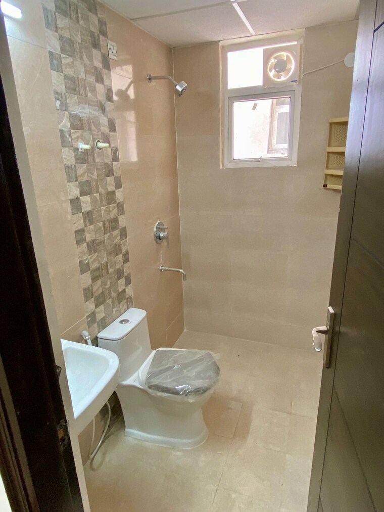 Bathroom, signature-global-park 3 Bedroom 1120 Sq.Ft. Builder Floor In Sohna Sector 36 Gurgaon 9183217