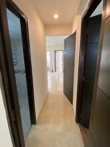 Building Lobby in 3 BHK Builder Floor at Signature Global Park, Sohna Sector 36 – for Sale