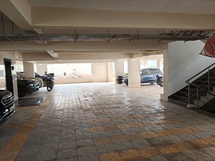  Parking, paramount-hill-county 2 Bedroom 1280 Sq.Ft. Apartment In Kondapur Hyderabad 9183187